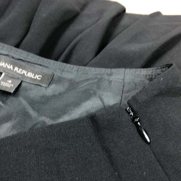 Banana Republic shirred drop waist skirt, size 4, black, lined, side zipper - Picture 7 of 8